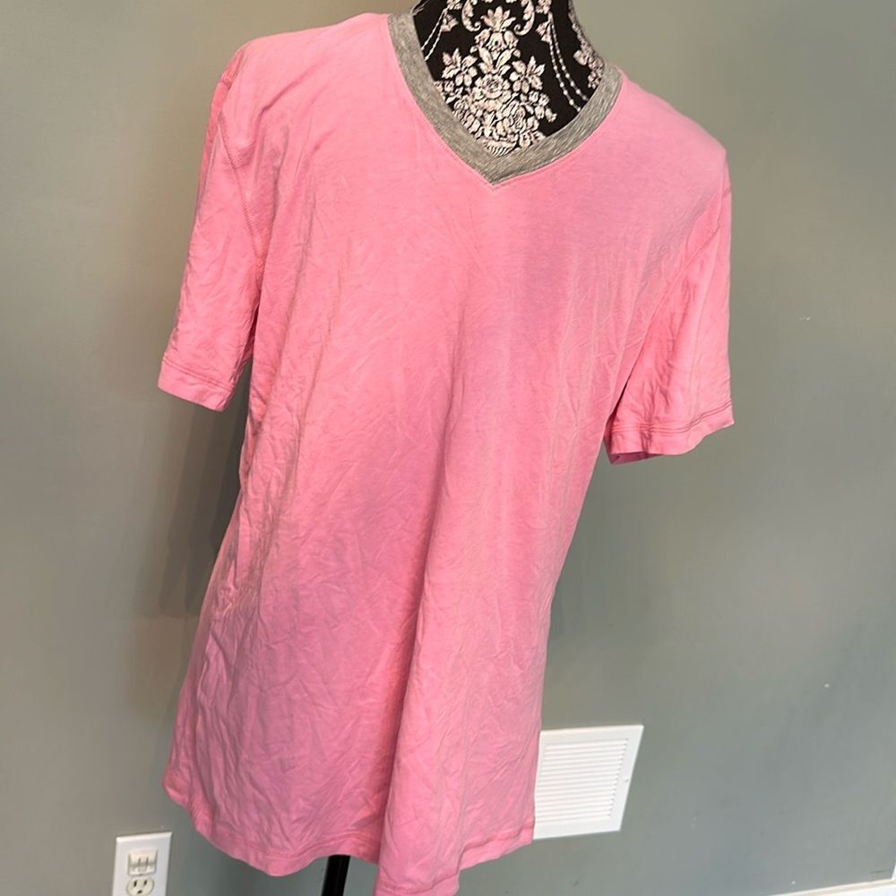 Men’s Lululemon Pink Top Large